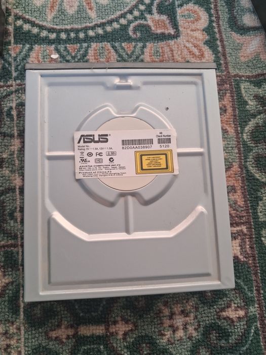 ASUS DVD-RW (внутренний SATA привод)