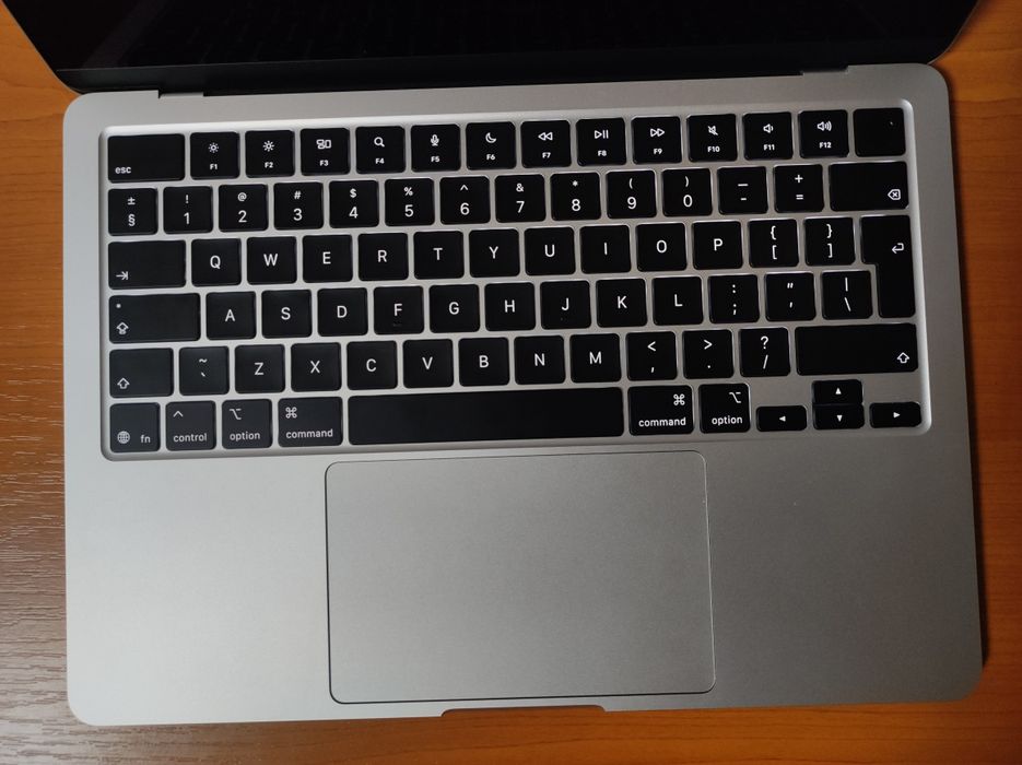 MacBook Air M4 13” – 16GB RAM / 256GB SSD – Ca nou, factură + garanție