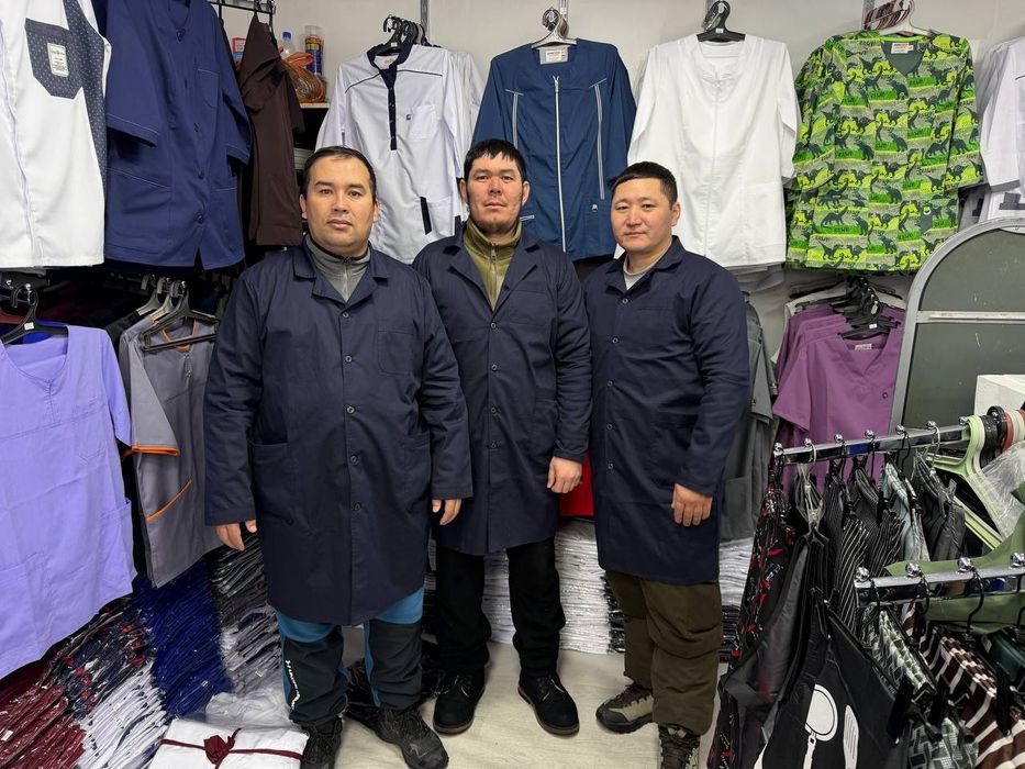 Продаю рабочие халаты. ( технические )