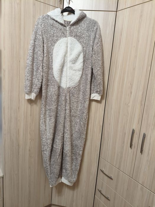 Топъл ромпер с качулка