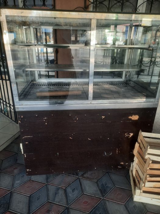 Продам  Старый стул  Малмит  холодиник  Грильница