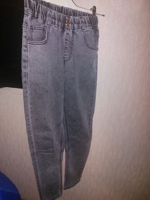 Джинсы  на девочку