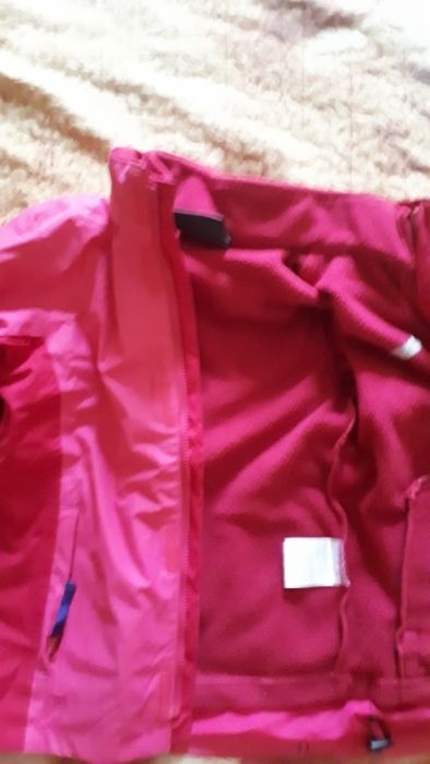 Куртка для девочки на 140 см.