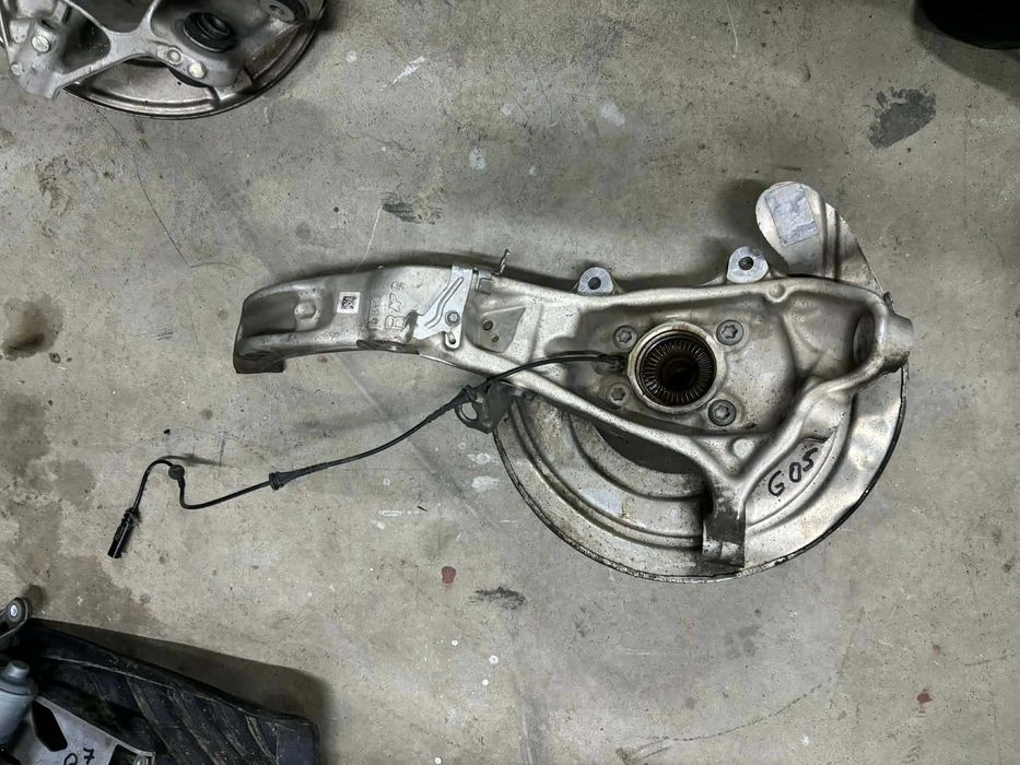 Fuzeta cu rulment dreapta fata BMW X5 G05/X6 G06/X7 G07