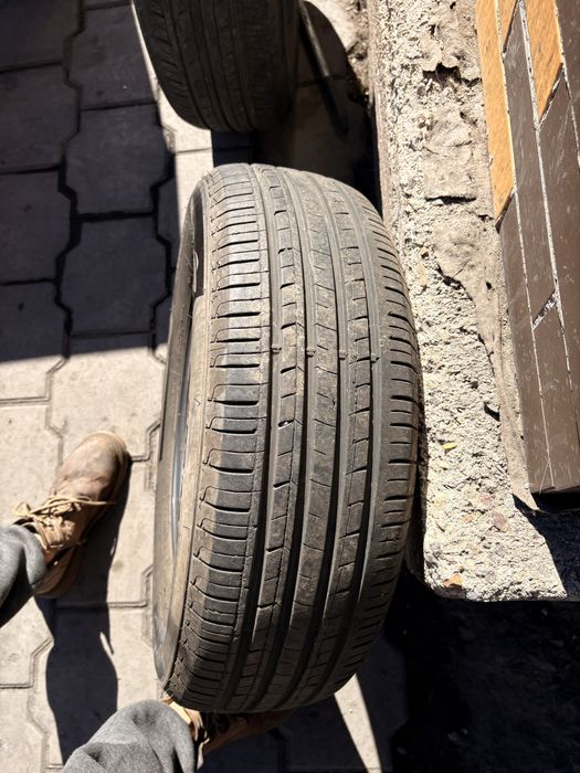 Шина R15/205/65 .