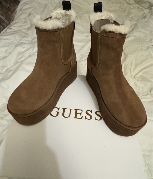 Vand Ghete Guess marime 35,  noi in cutie