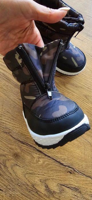 Бебешки апрески размер 22