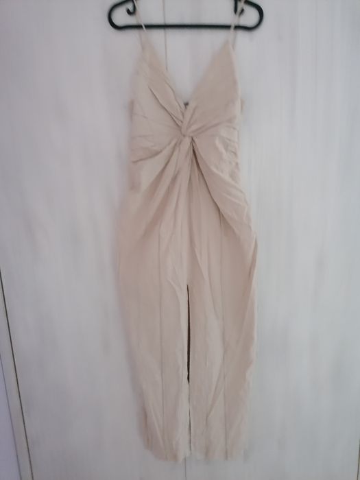 Розов костюм от Бершка, зелен от Зара с примес на лен