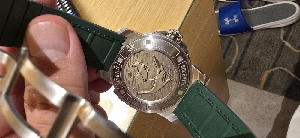 Часы Carl F. Bucherer