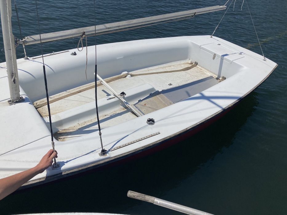 Ветроходна яхта Зефир