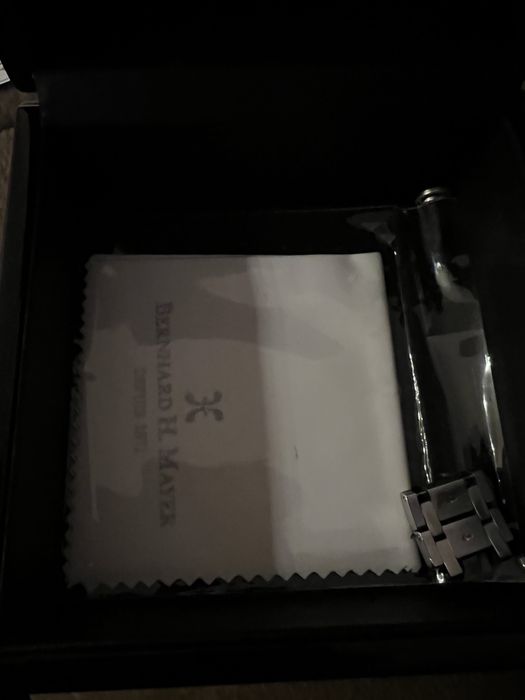 Продам часы Bernhard H.Mayer