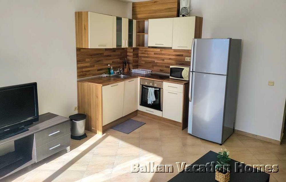 Продава се Тристаен апартамент в Бяла - 139 кв.м за 404 €/кв.м - Снимка #3