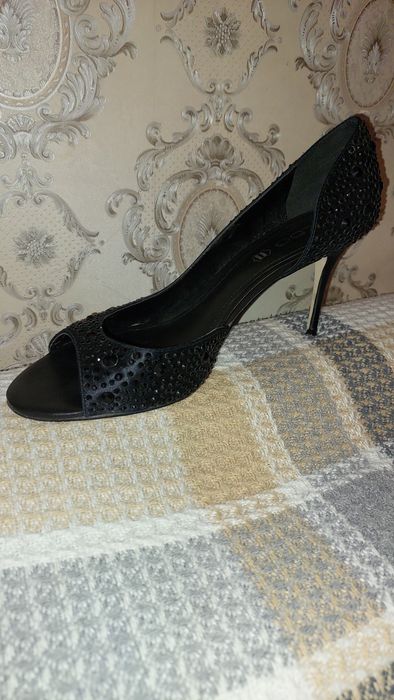ALDO туфли чёрные с камешками продаю