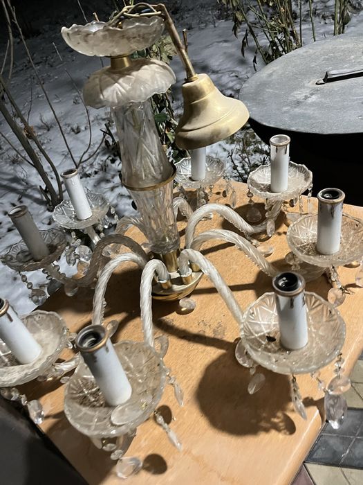 Продам две люстры