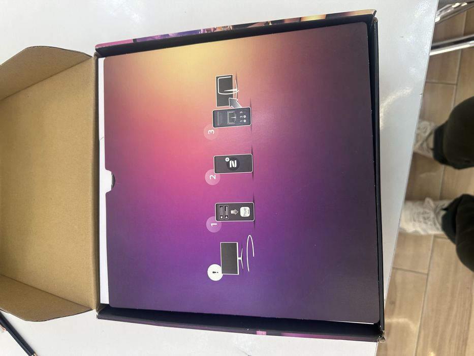 LED ленти Philips Hue Play Gradient PC 24-27
