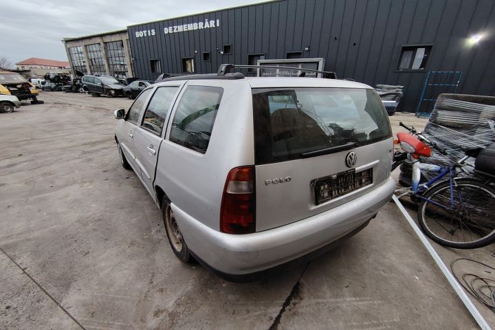 Lampa / Tripla stop stanga pe aripa Volkswagen VW Polo 2000