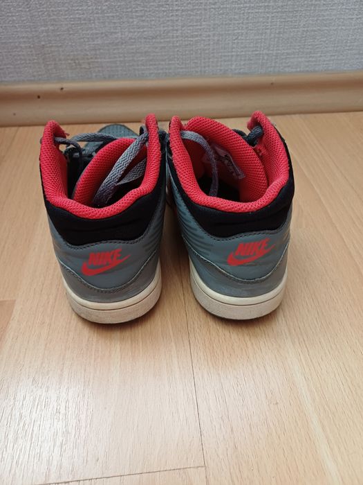 Два чифта зимни обувки