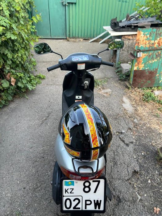 Продам Скутер Suzuki lets 5