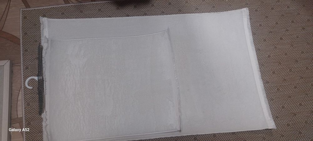 Продам набор из 2 ковриков для ванны