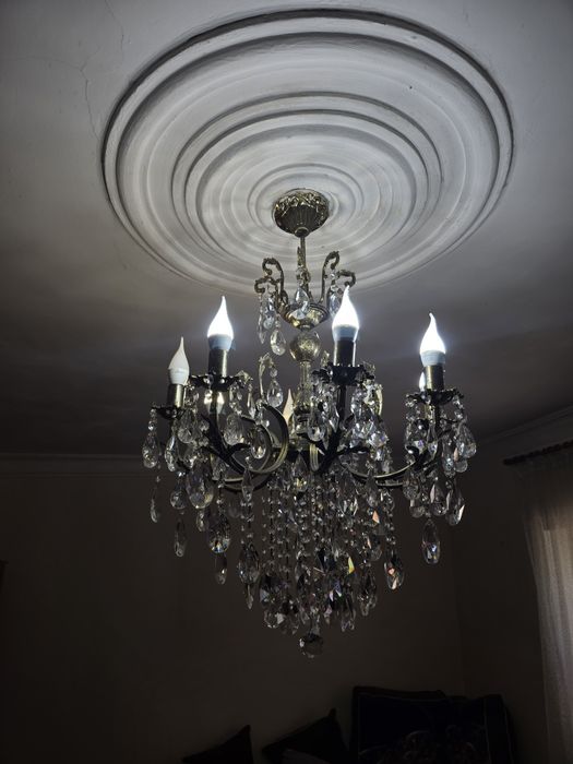 Срочно продам люстру