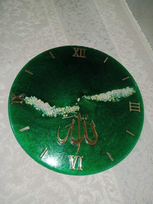 Часы  из эпоксидный смолы