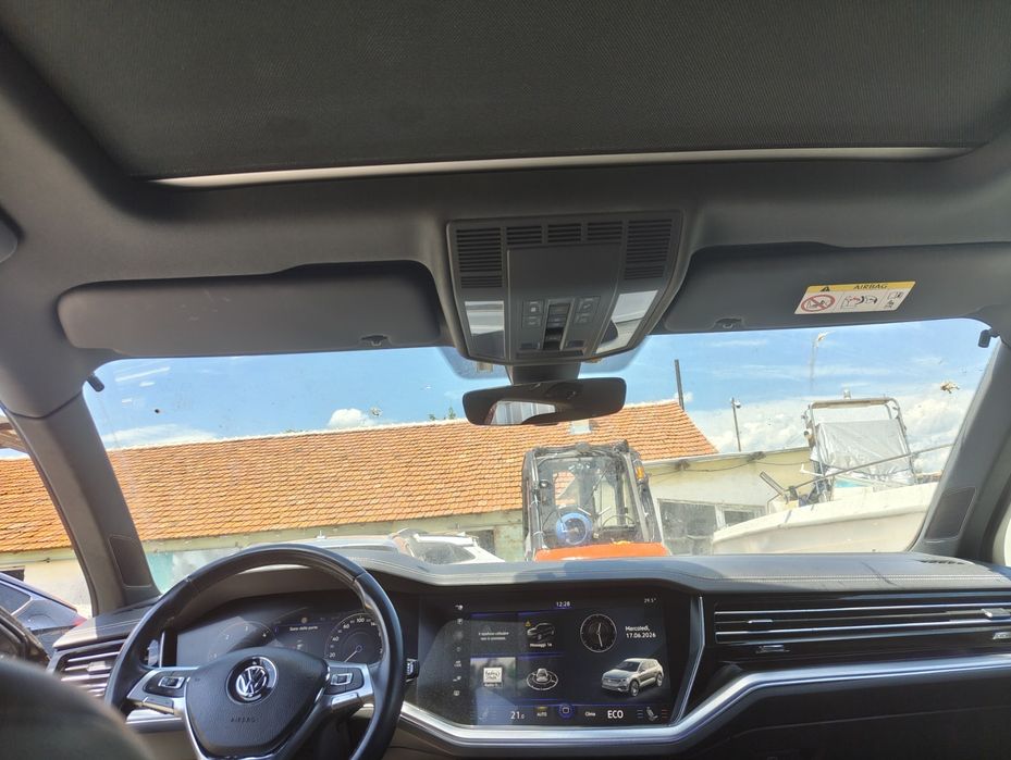 VW Touareg cr7 3.0tdi 2019 на части