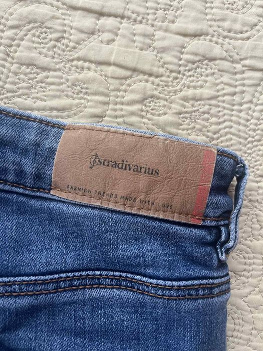 Тъмно сини дънки Stradivarius с висока талия