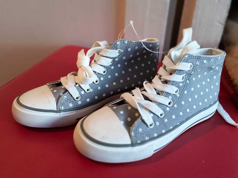 Детски кецове нови 32 номер