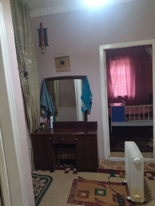 Yangiyolda 2 xonali dom sotiladi arintir Oaziz akva park roparasida