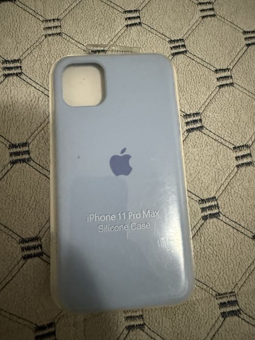 Продам чехлы на Айфон 11 про макс и Айфон 16 про макс