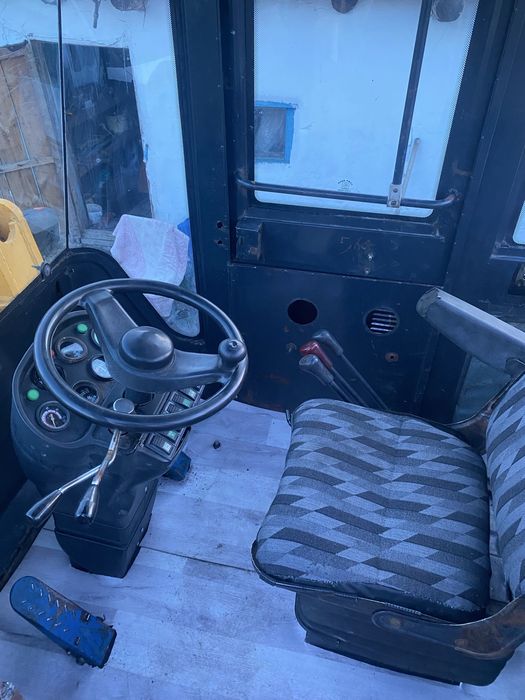 Продам фронтальный погрузчик