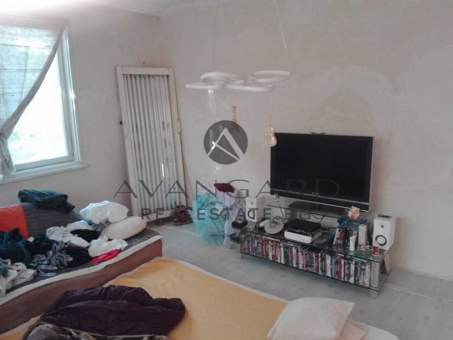 оф.24501 Етаж от къща / Златитрап