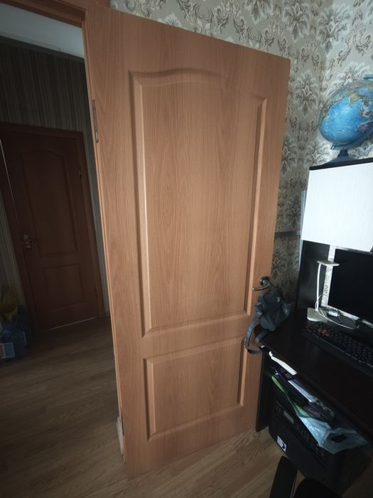 Продам три двери БУ