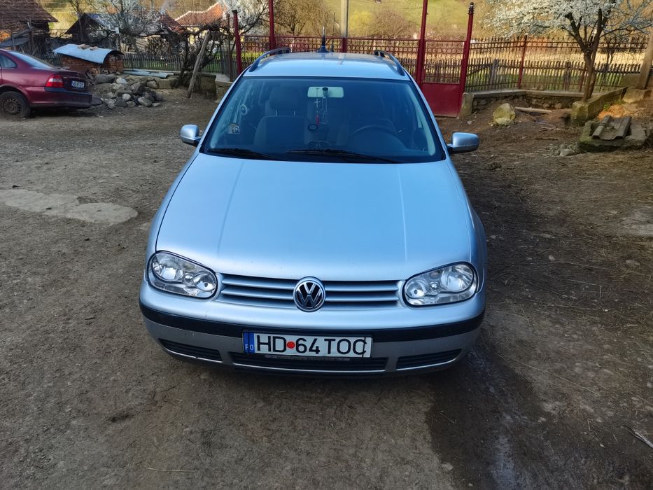 Vând golf 4 în stare de funcționare