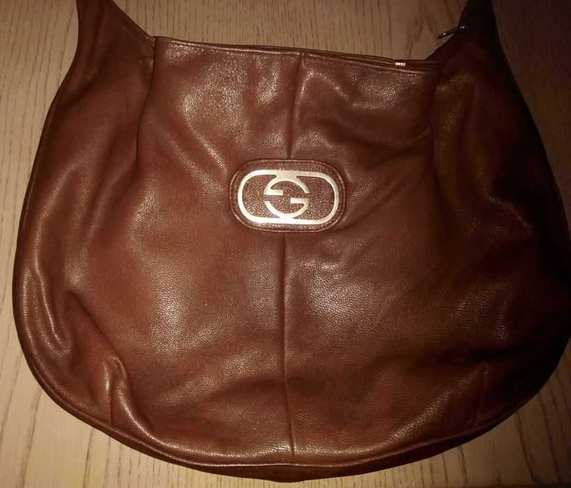 Geanta /poseta de la GIVENCHY, piele naturala fina, culoare maro, model foarte frumos