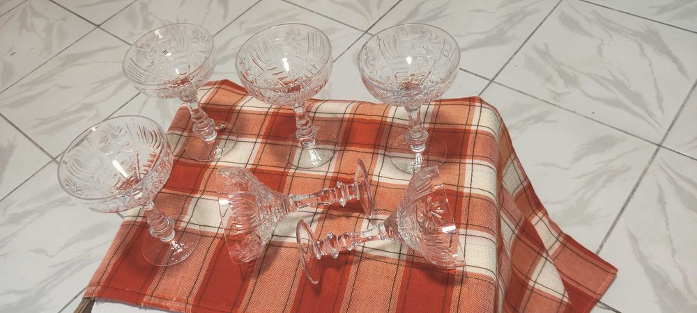Set 6 pahare cristal in stare perfecta Vitrometan Medias