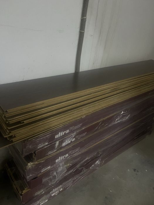 Ламинат б/у. Темно-коричневые