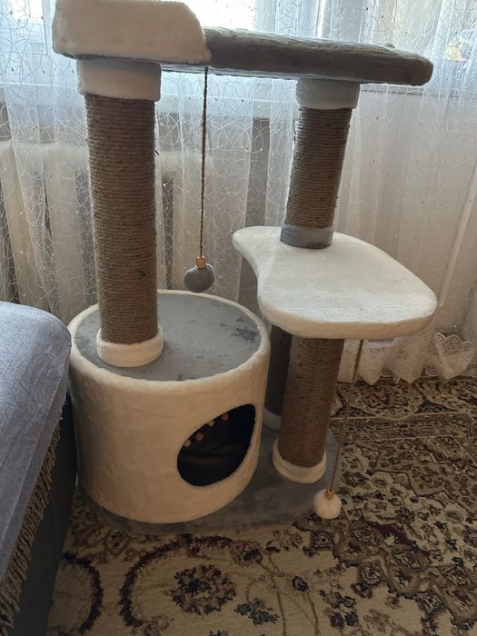 Продается домик+ когтеточка для кошек