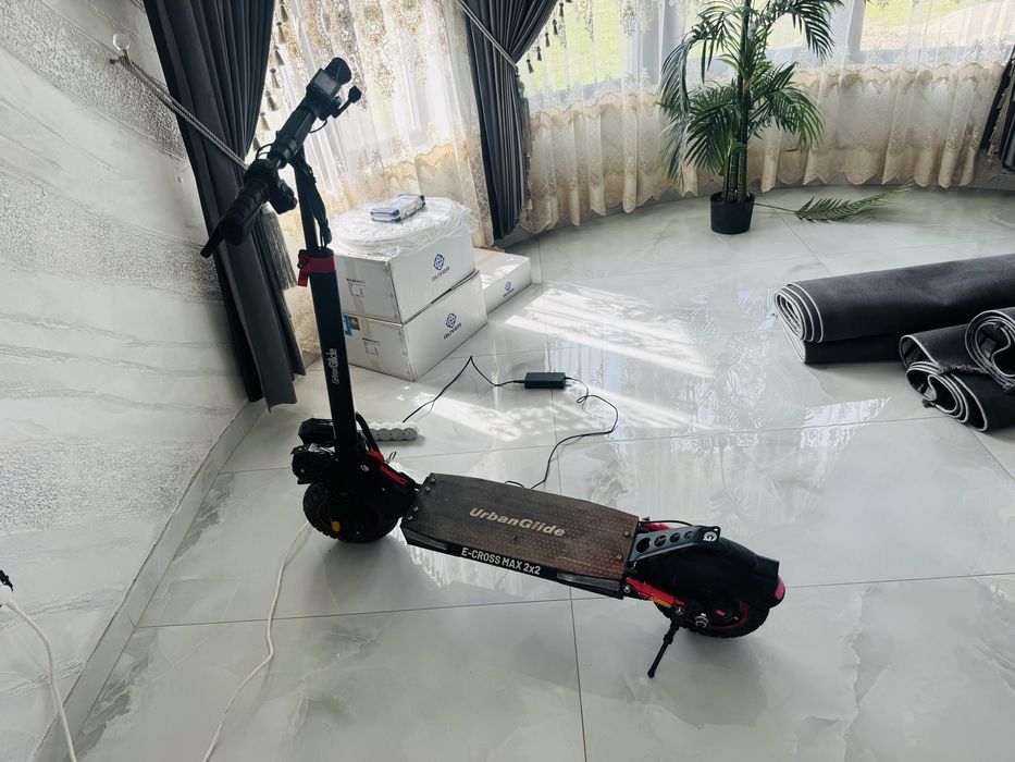 Vand trotineta  E-CORSS 2X2                    45 de milioane