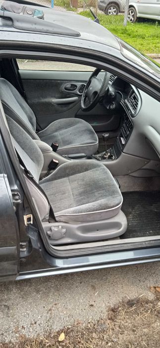 Плодавам Ford Mondeo 1.8i GLX