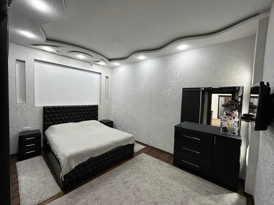 шахар марказида ховли сотувда