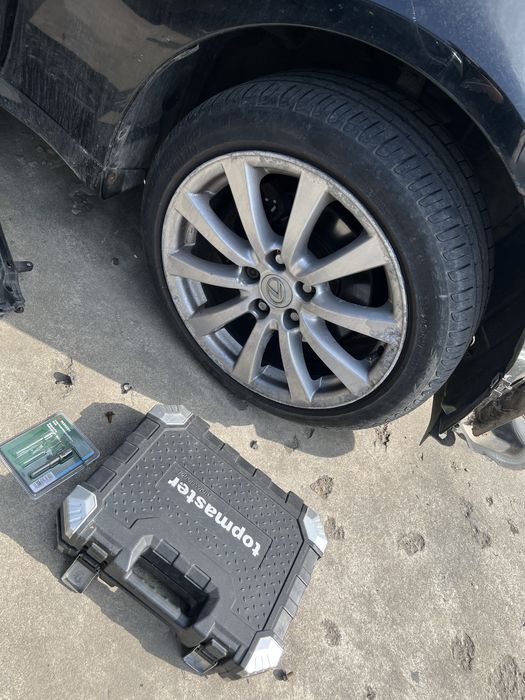 Lexus is250/220 на части