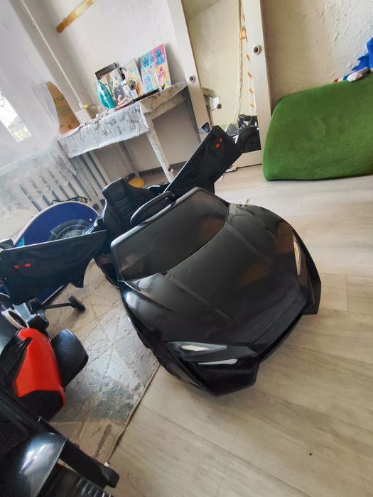 Продам машинку детскую и мотоцикл