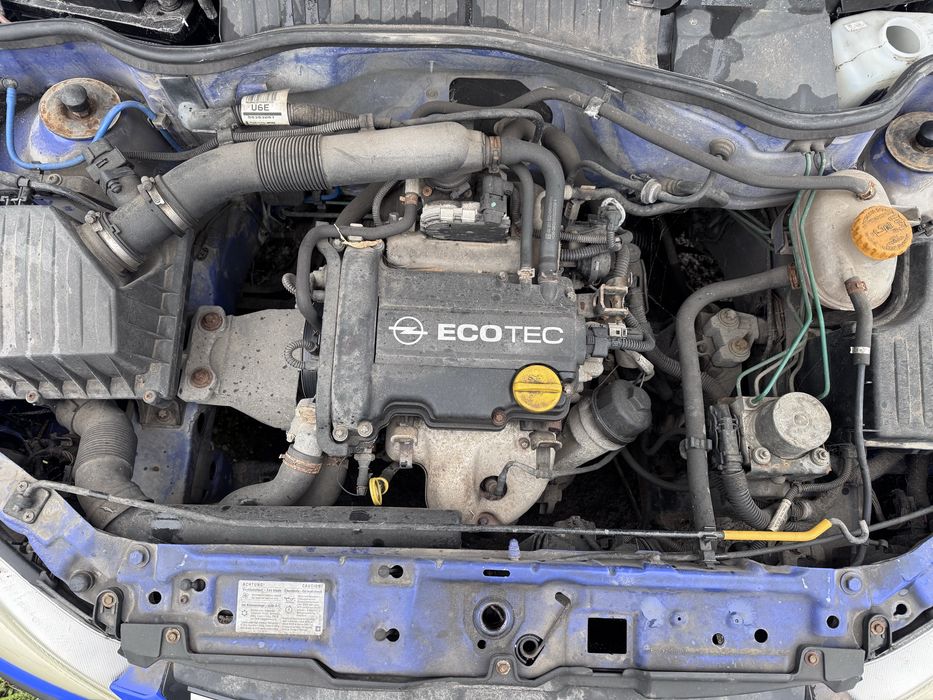 Opel Corsa C 1.0 12v 60hp 2004г На Части