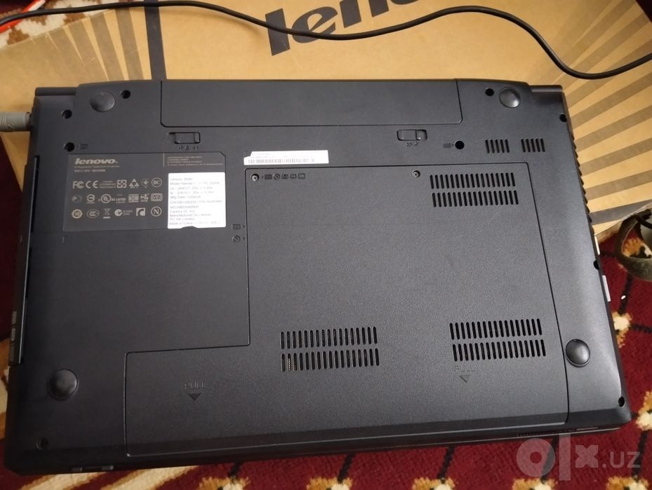 Lenovo B590 noutbuk sotiladi