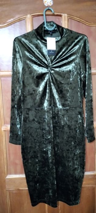 Продаётся женскоеплатье