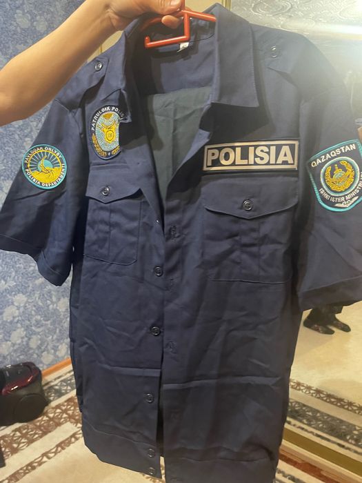 Продам форму полицейскую