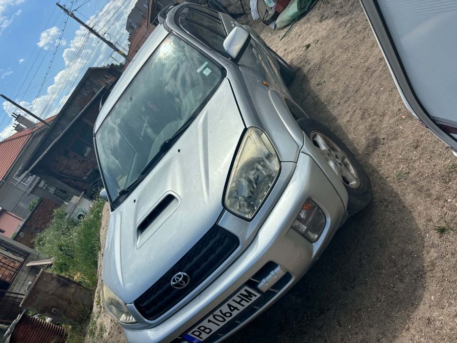 Toyota RAV4 2.0 D4D – На части или цяла