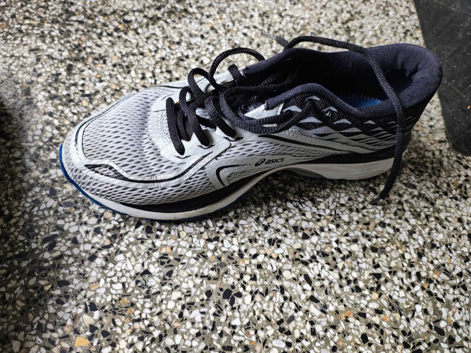 Маратонки Asics 40.5