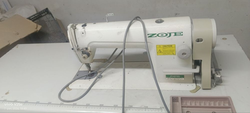 Tikuv mashinalari va bichim pichogʻi arzon narxda sotila.